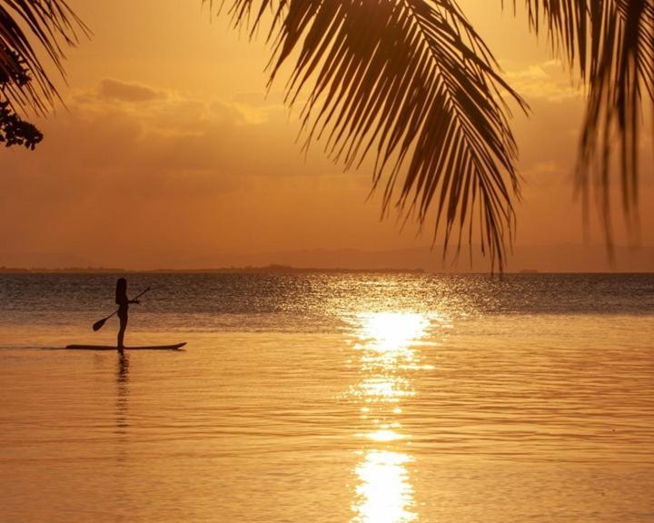 Pelican Beach Resort South Water Caye Дангрига Екстериор снимка